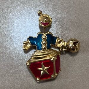 VINTAGE Trifari articulated Jack-in-the-Box trembler brooch  RARE